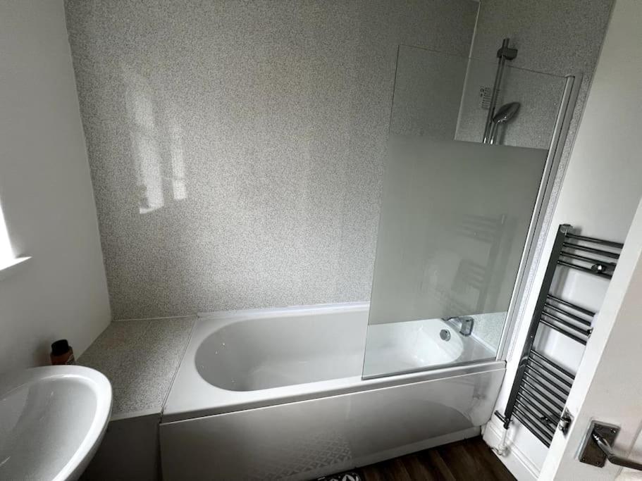 Numero Venti Aparthouse Wifi Parking Hot Tub Newcastle upon Tyne Dış mekan fotoğraf