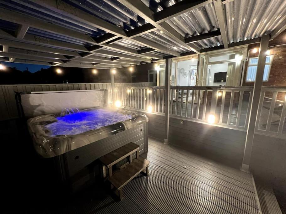 Numero Venti Aparthouse Wifi Parking Hot Tub Newcastle upon Tyne Dış mekan fotoğraf
